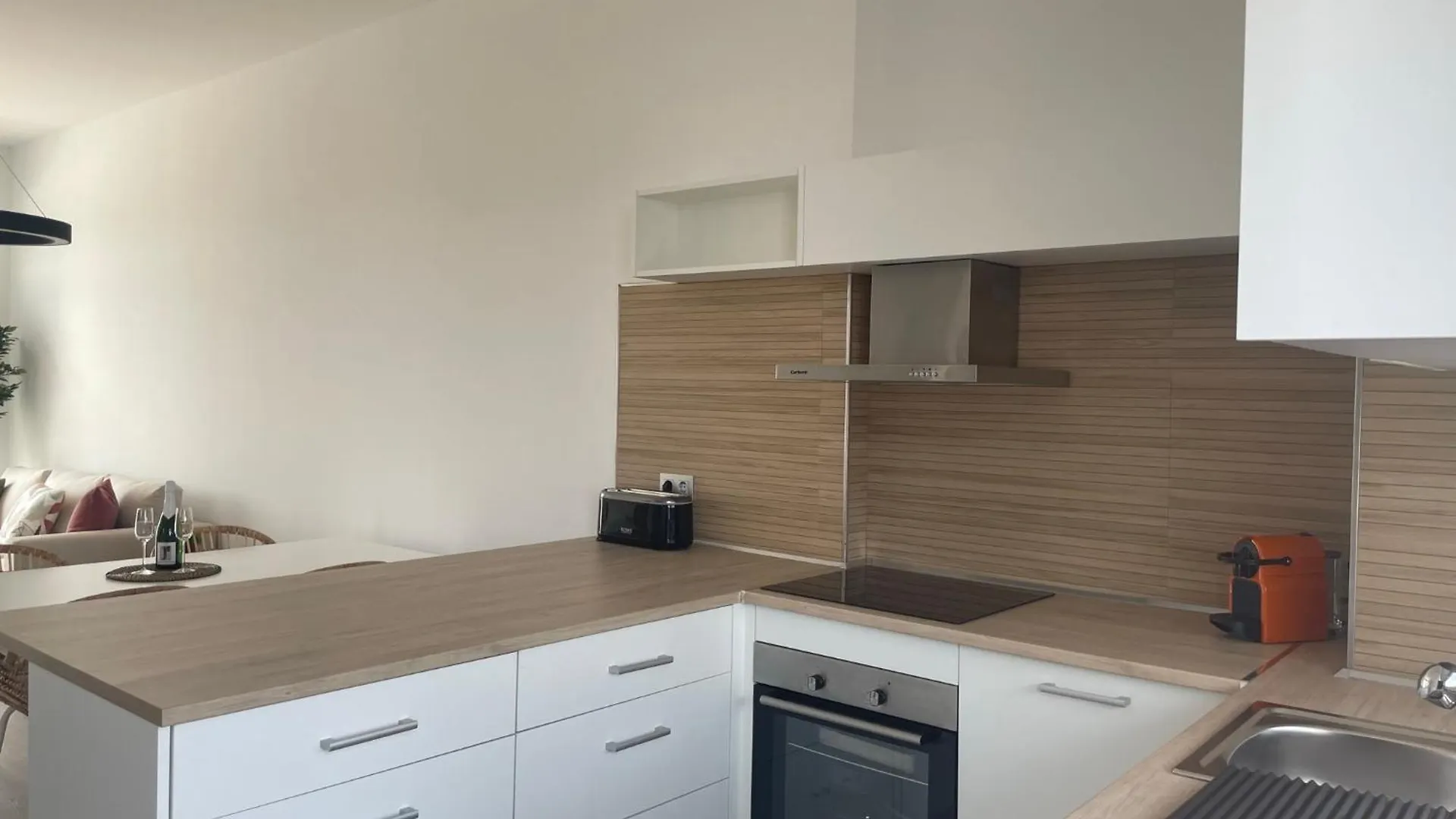 Daire Lichtrijk Appartement 400M Van De Zee Met Zwembad. L'Île-Rousse İspanya