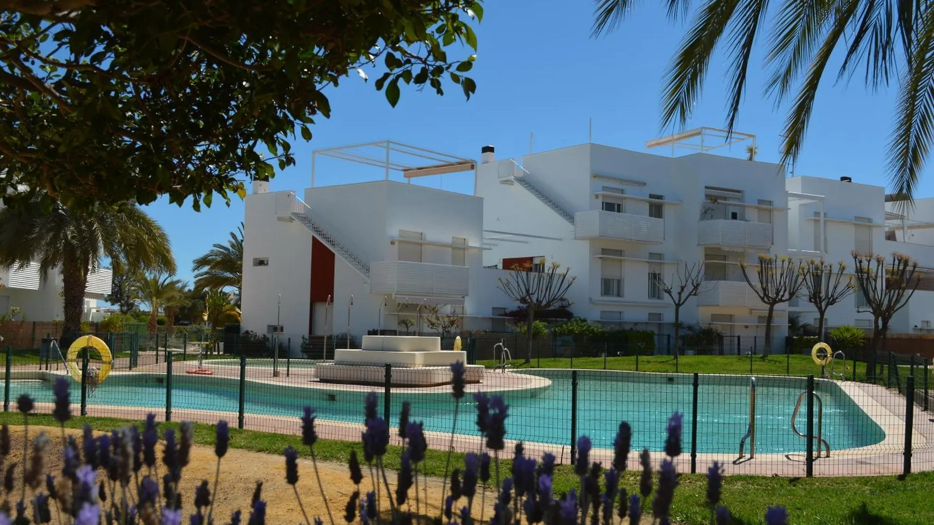 Lichtrijk Appartement 400M Van De Zee Met Zwembad. L'Île-Rousse İspanya